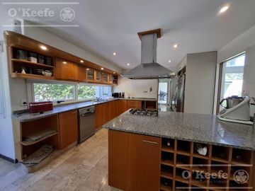 Casa en venta de 7 ambientes  en Abril C.C, Guillermo Hudson, Berazategui - Apto Credito