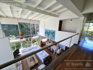 Casa en venta de 7 ambientes  en Abril C.C, Guillermo Hudson, Berazategui - Apto Credito