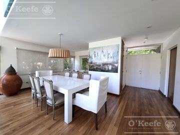 Casa en venta de 7 ambientes  en Abril C.C, Guillermo Hudson, Berazategui - Apto Credito