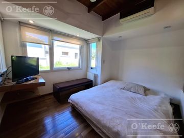 Casa en venta de 7 ambientes  en Abril C.C, Guillermo Hudson, Berazategui - Apto Credito