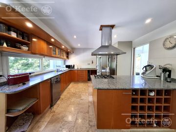 Casa en venta de 7 ambientes  en Abril C.C, Guillermo Hudson, Berazategui - Apto Credito