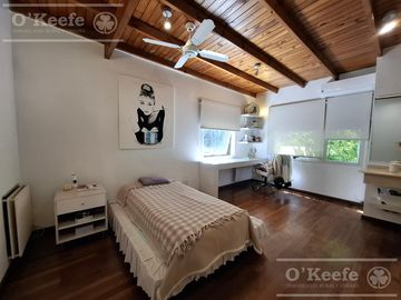 Casa en venta de 7 ambientes  en Abril C.C, Guillermo Hudson, Berazategui - Apto Credito