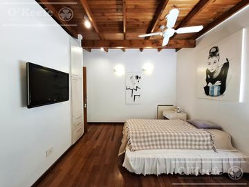 Casa en venta de 7 ambientes  en Abril C.C, Guillermo Hudson, Berazategui - Apto Credito