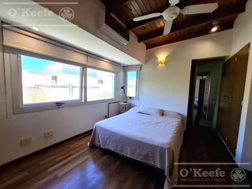 Casa en venta de 7 ambientes  en Abril C.C, Guillermo Hudson, Berazategui - Apto Credito