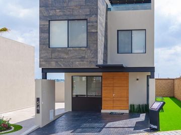 CASA EN VENTA EN LOMAS DE ANGELOPOLIS III