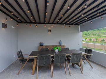 CASA EN VENTA EN LOMAS DE ANGELOPOLIS III