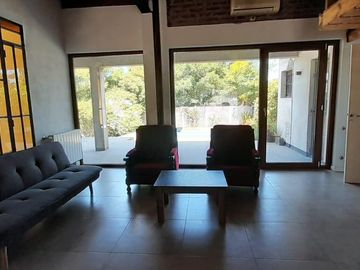 Casa en venta en Quequén - Necochea - 4 ambientes con pileta