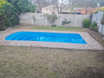 Casa en venta en Quequén - Necochea - 4 ambientes con pileta