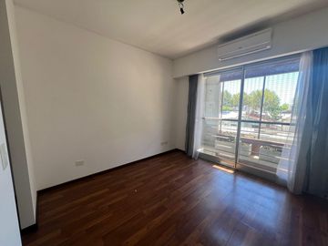 Departamento con cochera a la venta en San Fernando