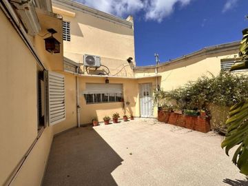 Casa en venta - 4 Dormitorios 3 Baños - 211Mts2 - Chascomús