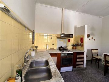Casa en venta - 4 Dormitorios 3 Baños - 211Mts2 - Chascomús