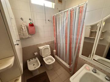 Casa en venta - 4 Dormitorios 3 Baños - 211Mts2 - Chascomús