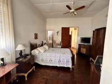 Casa en venta - 4 Dormitorios 3 Baños - 211Mts2 - Chascomús