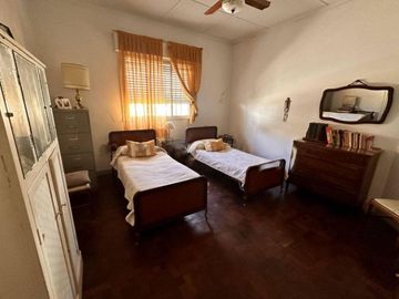 Casa en venta - 4 Dormitorios 3 Baños - 211Mts2 - Chascomús