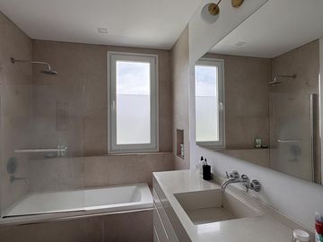 Casa en venta en Barrio La Calesa, Pilará, Pilar