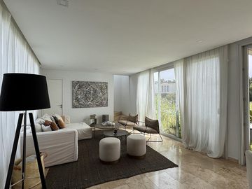 Casa en venta en Barrio La Calesa, Pilará, Pilar