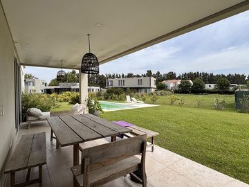Casa en venta en Barrio La Calesa, Pilará, Pilar