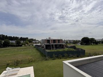 Casa en venta en Barrio La Calesa, Pilará, Pilar