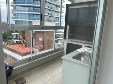 Departamento en  venta en La Lucila, 3dormitorios, 2cocheras, pileta