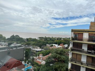 Departamento en  venta en La Lucila, 3dormitorios, 2cocheras, pileta