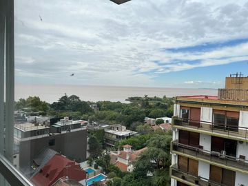 Departamento en  venta en La Lucila, 3dormitorios, 2cocheras, pileta