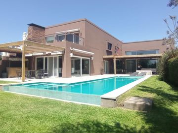Casa en El Yacht
