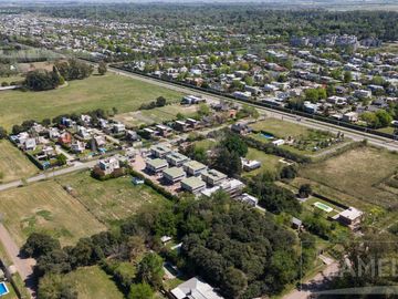 VENTA Casa 4 dormitorios con jardín y pileta en ABRA Funes