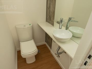 VENTA Casa 4 dormitorios con jardín y pileta en ABRA Funes