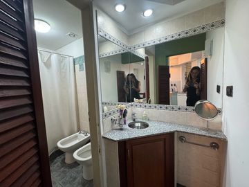 Venta - Casa de tres dormitorios, cochera y quincho con terraza en Centro Río, Rosario