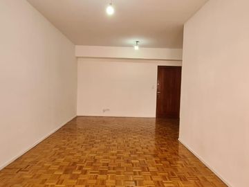 VENTA 3 ambientes super luminoso / ubicación privilegiada con Seg 24hs