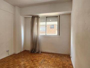 VENTA 3 ambientes super luminoso / ubicación privilegiada con Seg 24hs