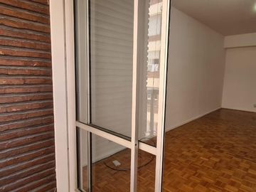 VENTA 3 ambientes super luminoso / ubicación privilegiada con Seg 24hs