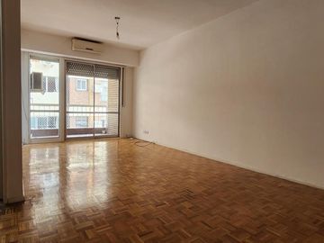 VENTA 3 ambientes super luminoso / ubicación privilegiada con Seg 24hs