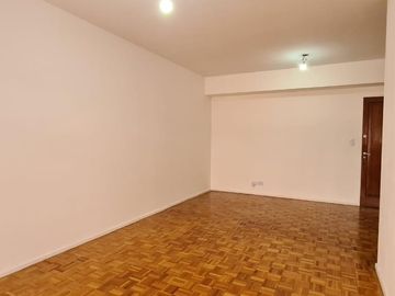 VENTA 3 ambientes super luminoso / ubicación privilegiada con Seg 24hs