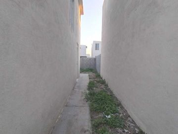 Casa en Venta en Fraccionamiento Rivieras de Oriente, Apodaca, N.L.