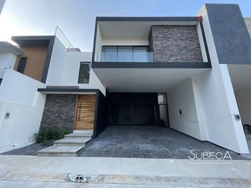 Casa en Venta, Fraccionamiento Imperial de las Animas Xalapa