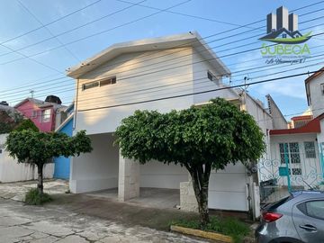 Casa con 4 recámaras en Venta Zona Araucarias Xalapa