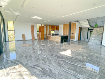 CASA EN VENTA EN LAS CAÑADAS RESIDENCIAL, ZAPOPAN