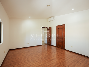 CASA EN VENTA EN VALLE REAL, ZAPOPAN