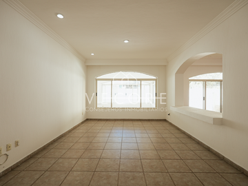 CASA EN VENTA EN VALLE REAL, ZAPOPAN