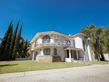 CASA EN VENTA EN VALLE REAL, ZAPOPAN