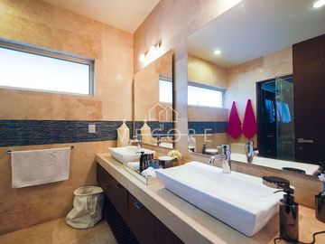 RESIDENCIA EN VENTA, LOS FRAILES, PUERTA DE HIERRO,  ZAPOPAN