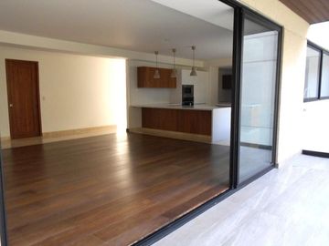 Increíble GH en venta en obra gris en Lomas Country