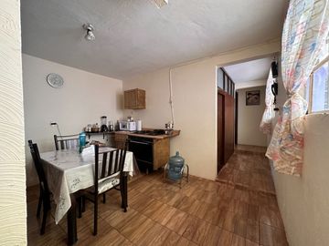 CASA AMPLIA CERCANA AL AEROPUERTO