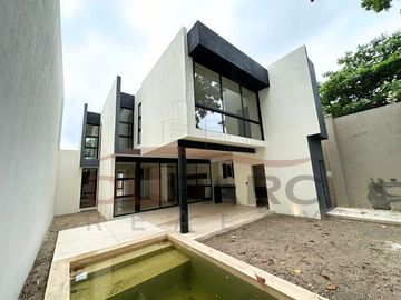 Casa en venta en el Carmen Country Club, 3-Rec. con alberca