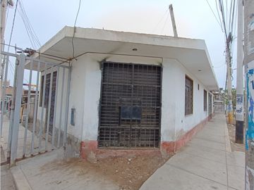 VILLA EL SALVADOR - VENTA CASA COMO TERRENO - ÁREA 108 m2