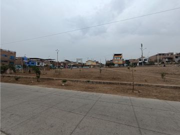 VILLA EL SALVADOR - VENTA CASA COMO TERRENO - ÁREA 108 m2