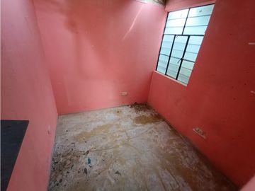 VILLA EL SALVADOR - VENTA CASA COMO TERRENO - ÁREA 108 m2