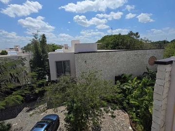 CASA EN VENTA EN HERMOSA PRIVADA EN CHOLUL MERIDA