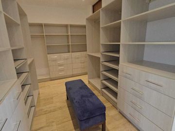 CASA EN VENTA EN HERMOSA PRIVADA EN CHOLUL MERIDA